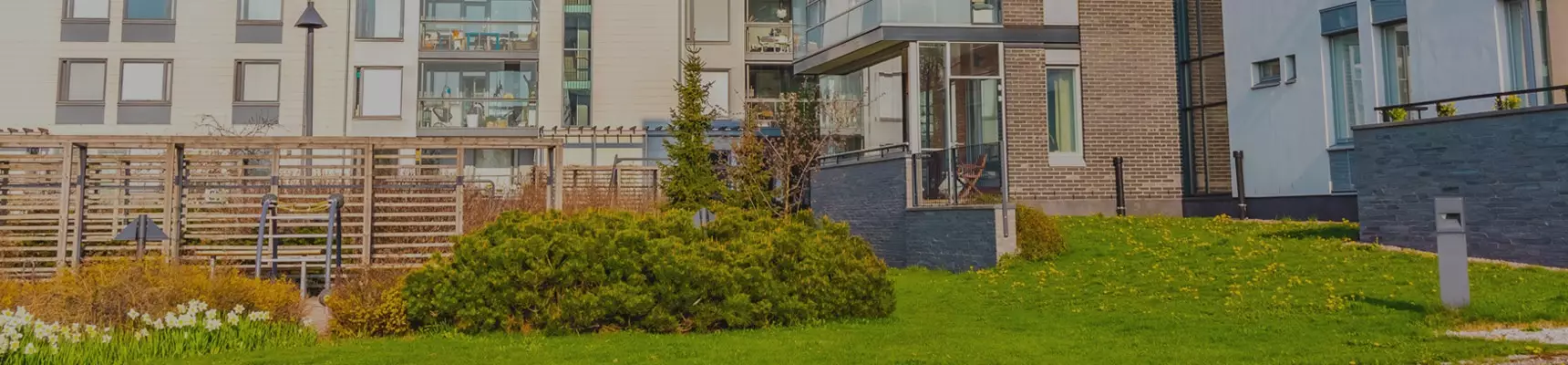 Pihavarusteet taloyhtiön pihaan 34