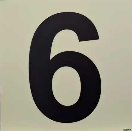 Kerrosnumero P jälkivalaiseva vaalea / musta numero muovi 200 x 200 mm - Jälkivalaisevat kyltit - 75611 - 2