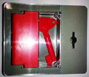 Pikapalo/ Sammutinkaapin lukko 120x100 (sis.avain+ Plexi nastoilla) - Paloturvallisuus - 3162 - 1