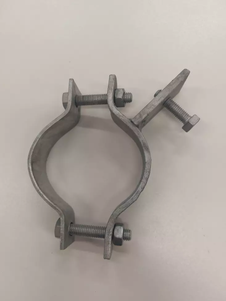 Viittakiinnike 1 - riviselle osoiteviitalle 60 mm putkeen teräs - Kylttien kiinnikkeet ja tarvikkeet - 4714 - 1