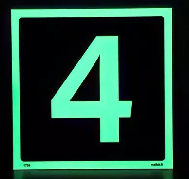 Kerrosnumero 4 jälkivalaiseva musta / vaalea numero muovi 200 x 200 mm - Jälkivalaisevat kyltit - 75618 - 2