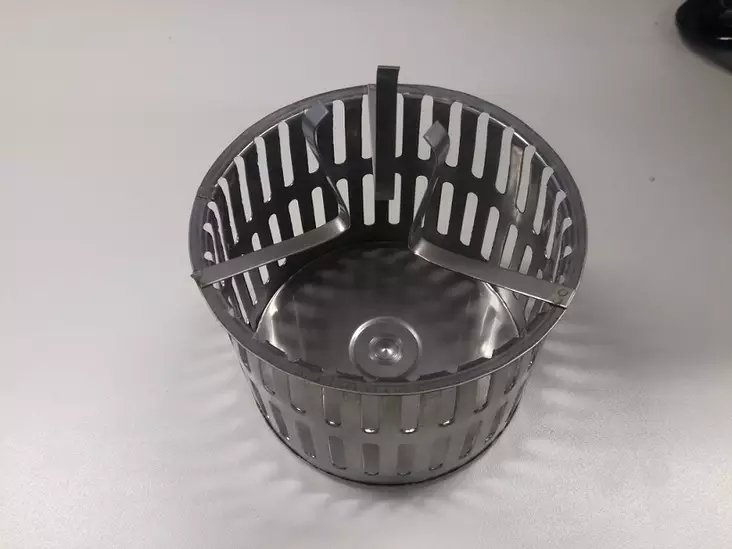 Kattokaivon lehtisuoja LSE 140 mm (ohjureilla Ø32mm), rst - Viemärikaivot, Sadevesikaivot - 70168 - 1